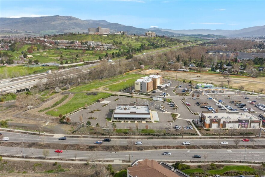 More Photos Of 1445 Center Dr, Medford Restaurant For Lease