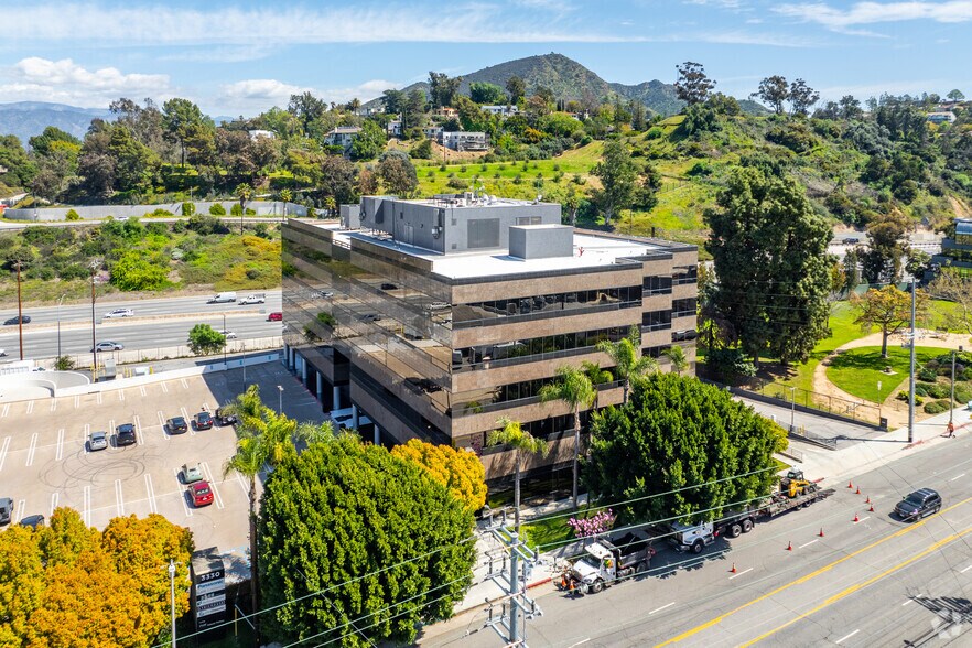More Photos Of 3330 Cahuenga Blvd W, Los Angeles Office For Sale