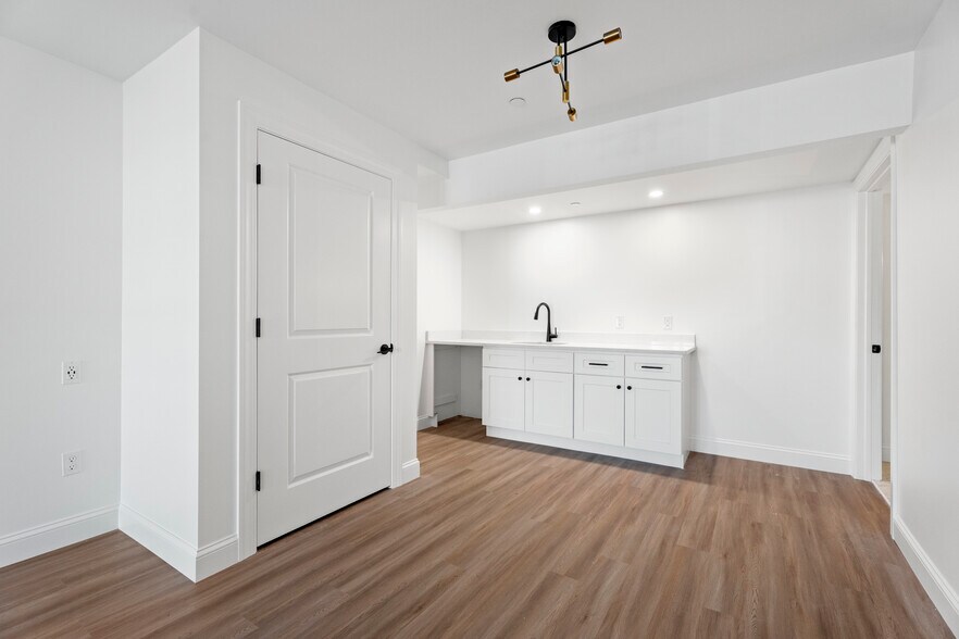 More Photos Of 44 Williams Ave, Mystic General Retail For Sale