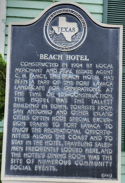 More Photos Of 101 S Commerce St, Port Lavaca Hotel For Sale