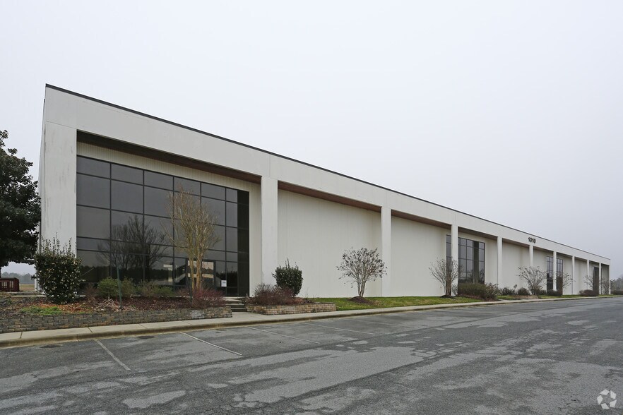 More Photos Of 1310 Airport Blvd, Monroe Warehouse For Lease