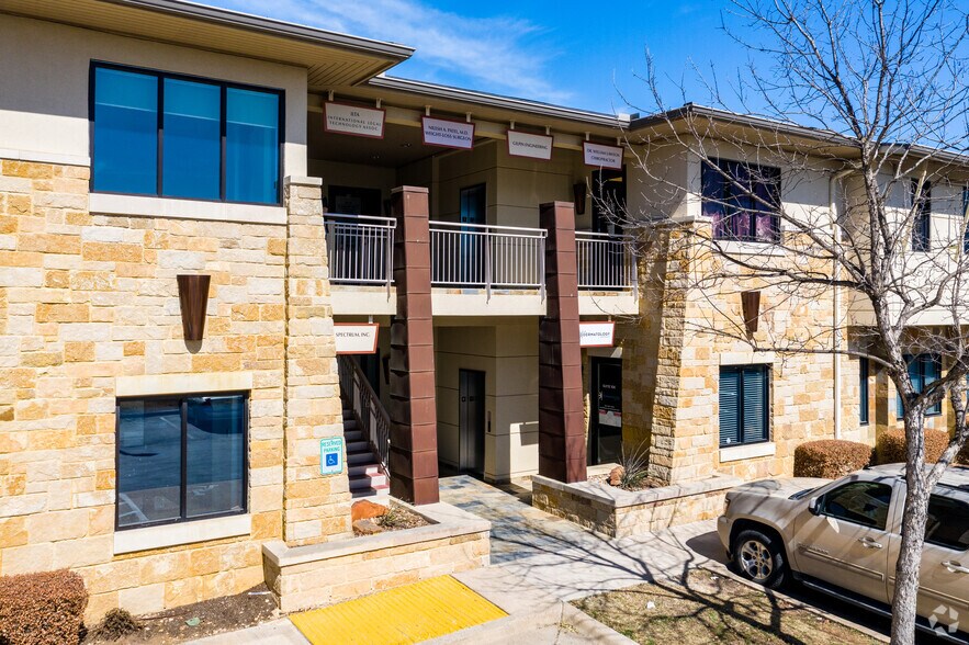 More Photos Of 9701 Brodie Ln, Austin Medical For Lease