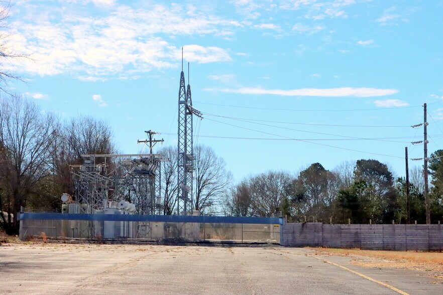 More Photos Of 2115 S McDuffie St, Anderson Manufacturing For Sale