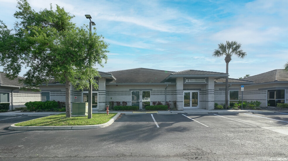 More Photos Of 7316-7320 Delainey Ct E, Sarasota Office Residential For Sale