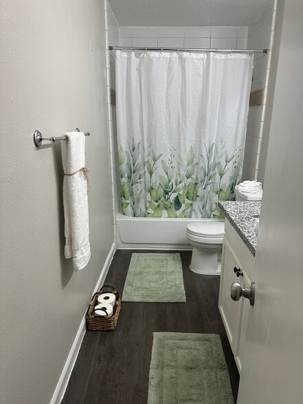 More Photos Of 1101 E Main St, League City Apartments For Sale
