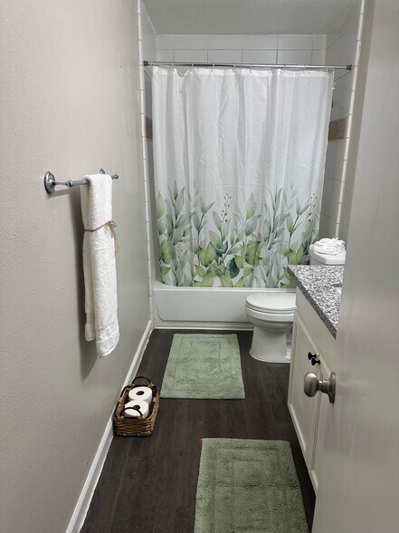 More Photos Of 1101 E Main St, League City Apartments For Sale