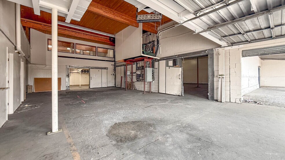 More Photos Of 441 Victoria St W, Kamloops Industrial For Lease