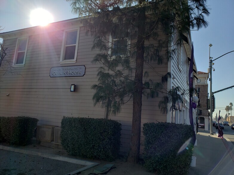 More Photos Of 12 S San Gorgonio Ave, Banning Storefront Retail Office For Lease