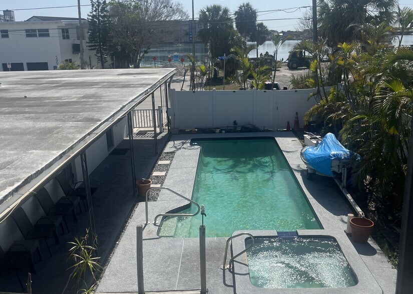 Primary Photo Of 580 Bay Esplanade, Clearwater Apartments For Sale