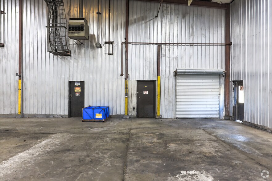 More Photos Of 1061 Industrial Blvd, Lafayette Manufacturing For Lease