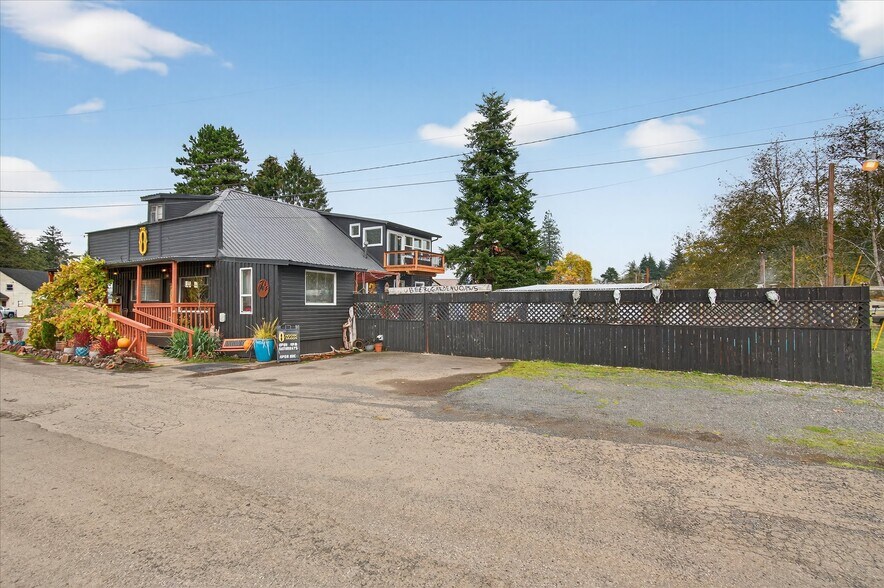 More Photos Of 8 Fairgrounds Rd, Skamokawa Restaurant For Sale