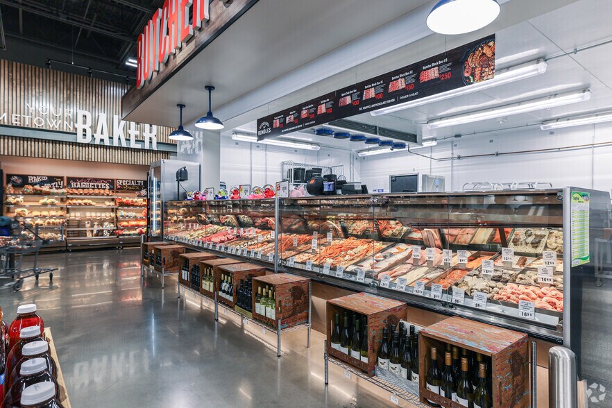 More Photos Of 16533 N May Ave, Edmond Unknown For Lease