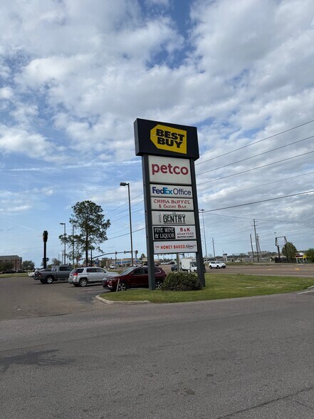 More Photos Of 4600 Hardy St, Hattiesburg Unknown For Lease