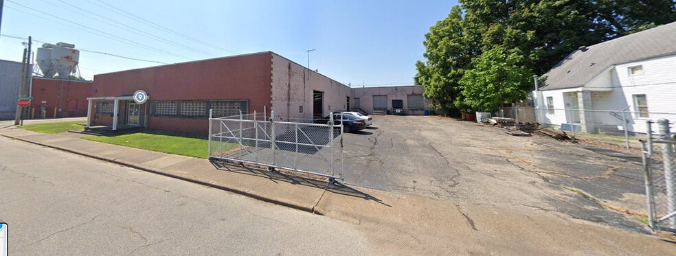 Primary Photo Of 1500 W Missouri St, Evansville Distribution For Sale