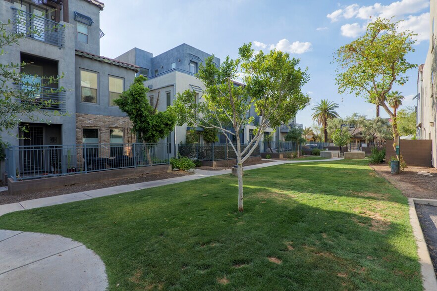 More Photos Of 610 E Roosevelt St, Phoenix Storefront Retail Residential For Sale
