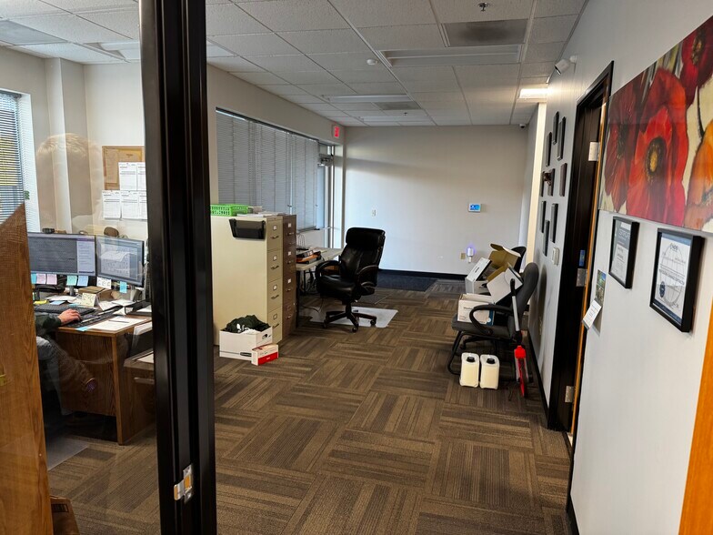 More Photos Of 12055 NE Glenn Widing Dr, Portland Warehouse For Lease