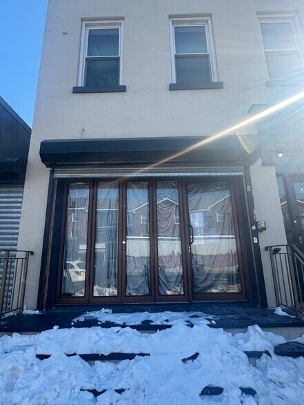 More Photos Of 25-89 Steinway St, Astoria Restaurant For Lease