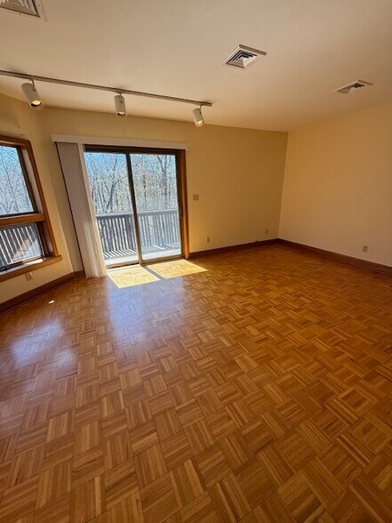 More Photos Of 419 York Rd, New Hope Freestanding For Sale