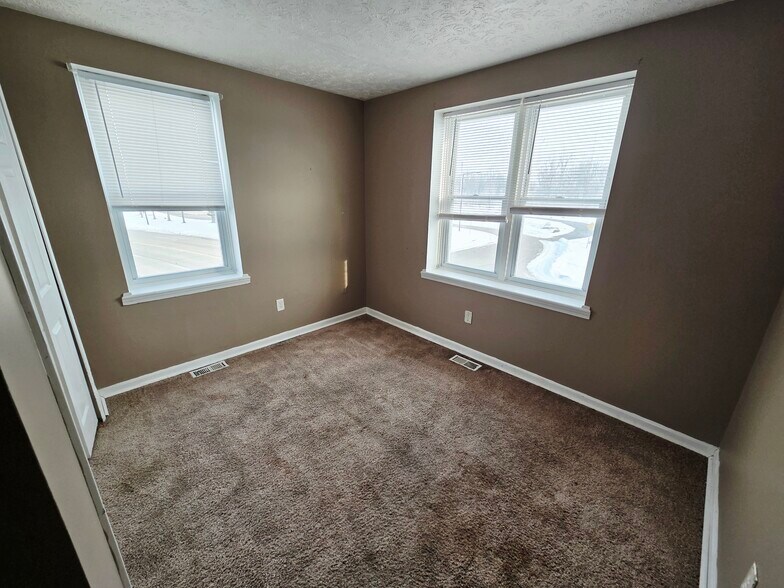 More Photos Of 1302 Broadway, Lorain Storefront Retail Residential For Sale
