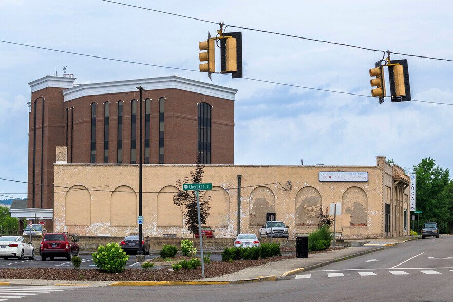 More Photos Of 212 E Sullivan St, Kingsport Storefront For Sale
