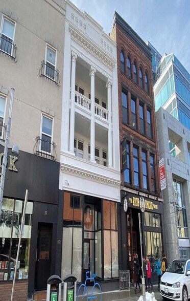 More Photos Of 37 King St W, Kitchener Storefront Retail Residential For Lease