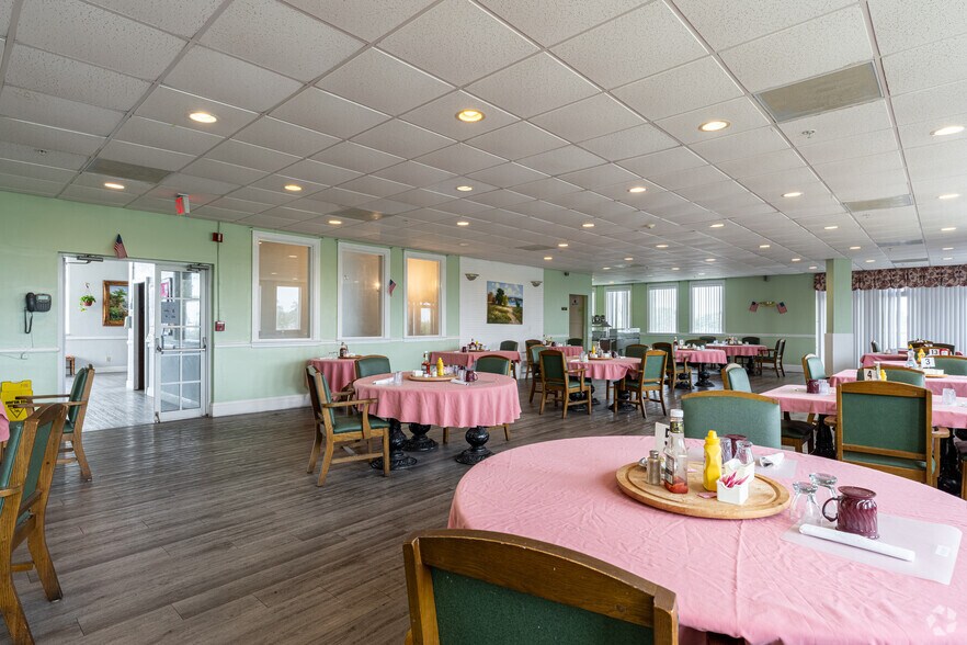 More Photos Of 1189 W River Dr, Margate Assisted Living For Sale