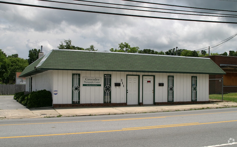 More Photos Of 211 National Hwy, Thomasville Freestanding For Sale