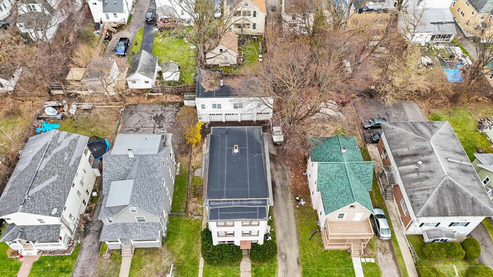 More Photos Of 71 Albert St, Johnson City Apartments For Sale