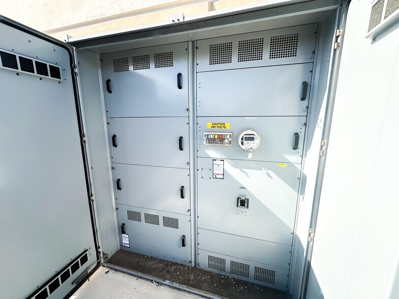 More Photos Of 600 Dunn Cir, Sparks Warehouse For Lease