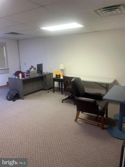 More Photos Of 235 W 2nd St, Birdsboro Office For Lease