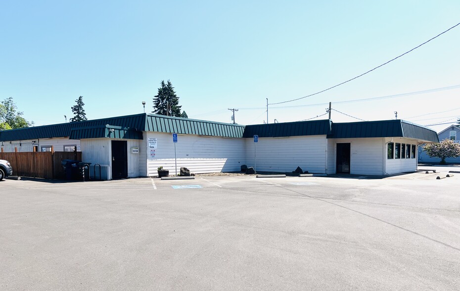 More Photos Of 5094 Main St, Springfield Restaurant For Lease