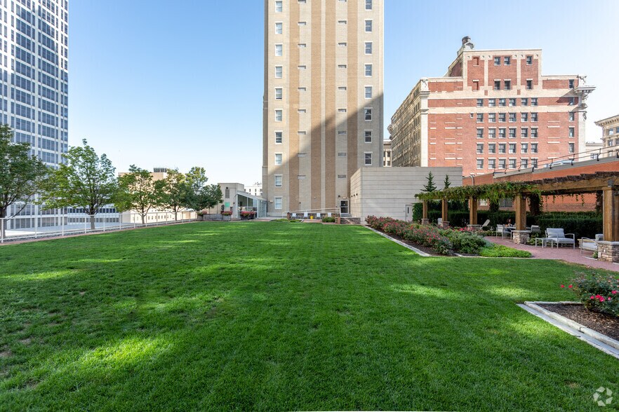 More Photos Of 909 Walnut St, Kansas City Apartments For Lease