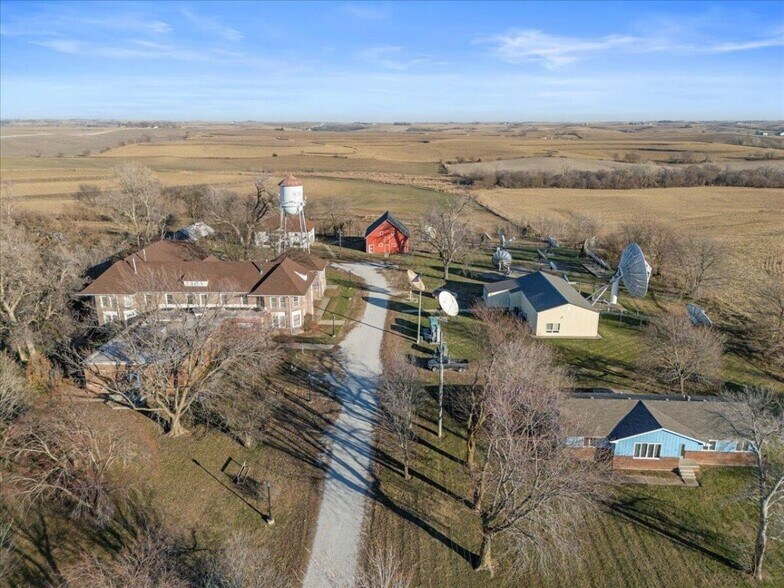 More Photos Of 21551 270th St, Mc Clelland Office For Sale