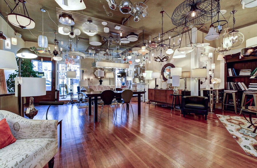 More Photos Of 8212-8218 Greenwood Ave N, Seattle Storefront Retail Residential For Lease