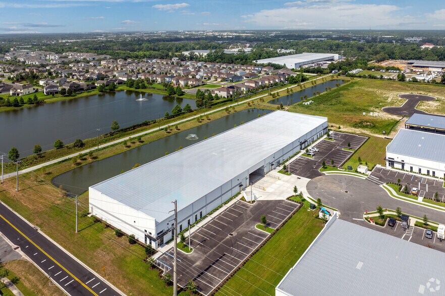 More Photos Of 512 Dauntless Pt, Sanford Distribution For Lease