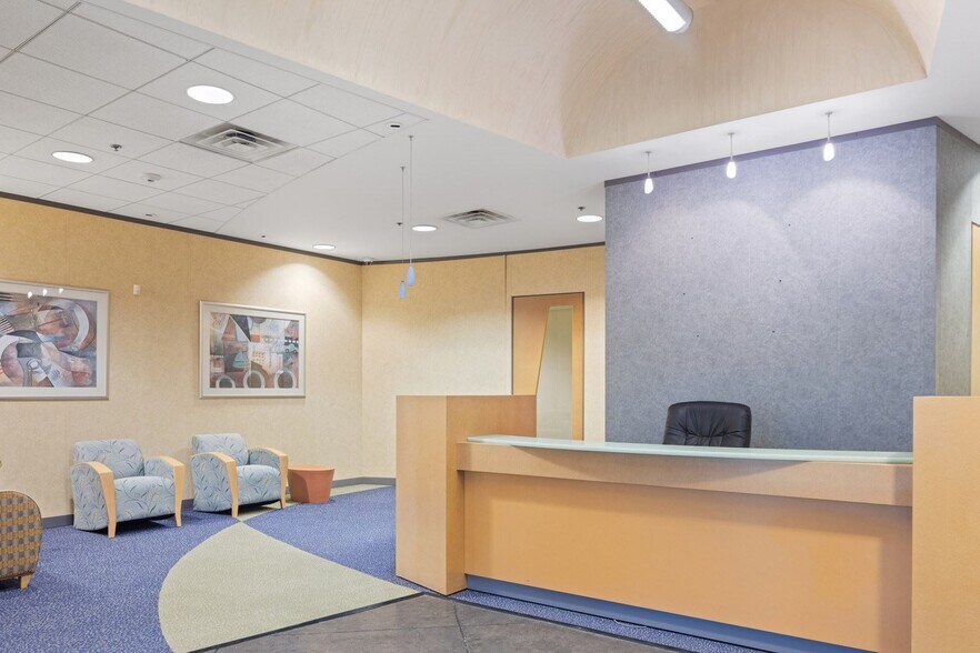 More Photos Of 8400 Silver Crossing, Oklahoma City Office For Sale