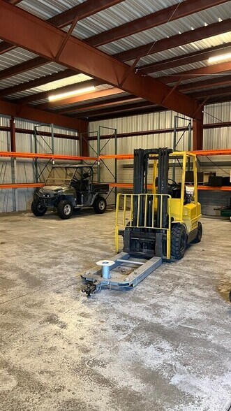 More Photos Of 6766 Narcoossee Rd, Orlando Self Storage For Lease