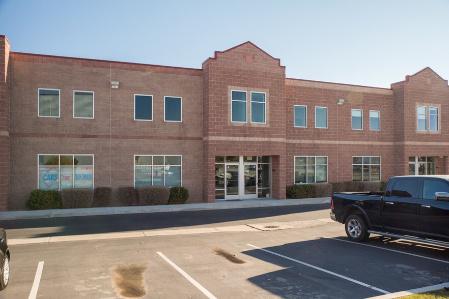 More Photos Of 767 S Auto Mall Dr, American Fork Warehouse For Lease