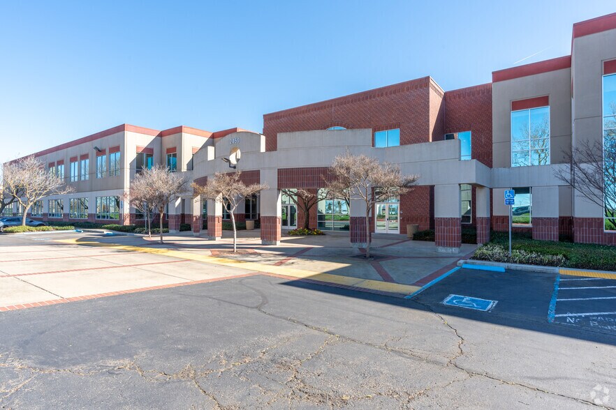 More Photos Of 2450 Del Paso Rd, Sacramento Office For Lease