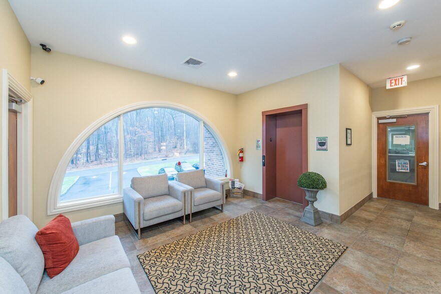 More Photos Of 14 Countryside Ln, Ringwood Medical For Sale