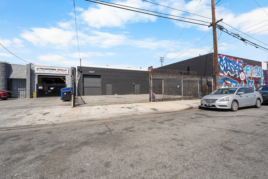 More Photos Of 1507 Essex St, Los Angeles Warehouse For Lease