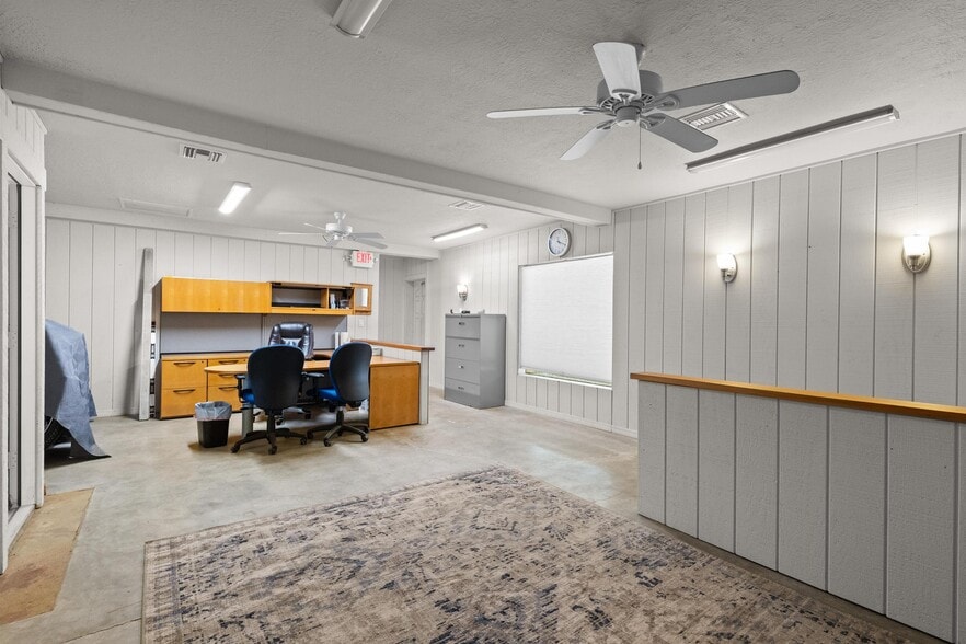 More Photos Of 6024 Cortez Blvd, Weeki Wachee General Retail For Sale