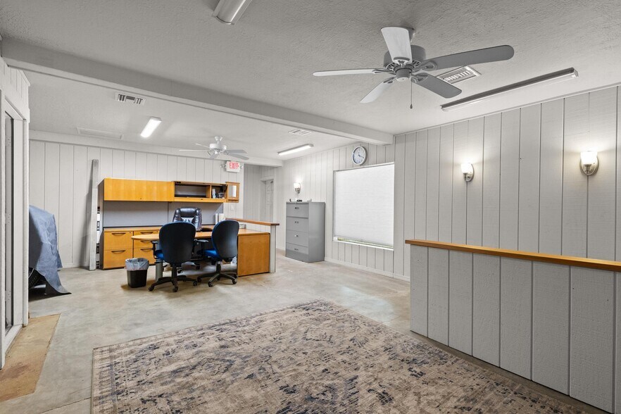 More Photos Of 6024 Cortez Blvd, Weeki Wachee General Retail For Sale