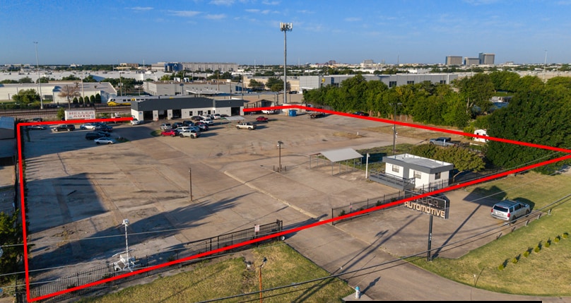 More Photos Of 3104 S Rigsbee Dr, Plano Service For Lease