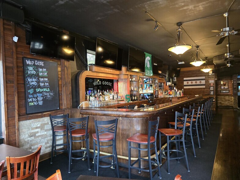 More Photos Of 4263 Lincoln Ave, Chicago Restaurant For Lease