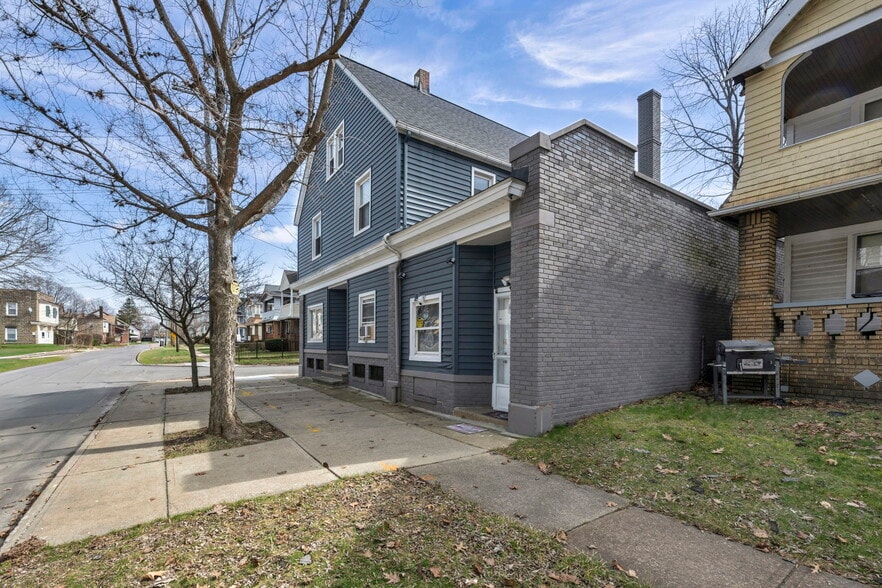 Primary Photo Of 16226 Arcade Ave, Cleveland Multifamily For Sale