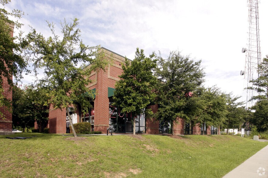 More Photos Of 412 Drive In Ln, Moncks Corner Freestanding For Lease