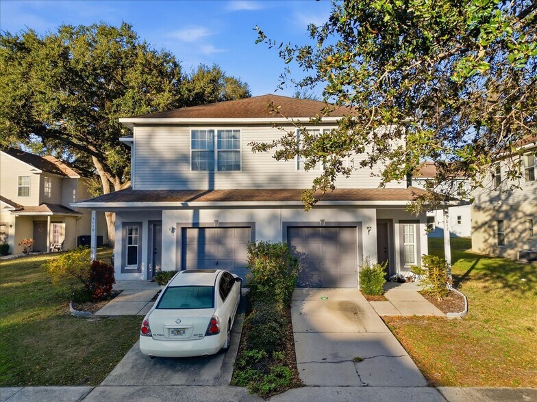 More Photos Of 5001 Beechcraft Way, Seffner Apartments For Sale