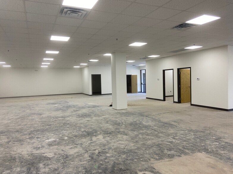 More Photos Of 4303 Pleasantdale Rd, Doraville Distribution For Lease