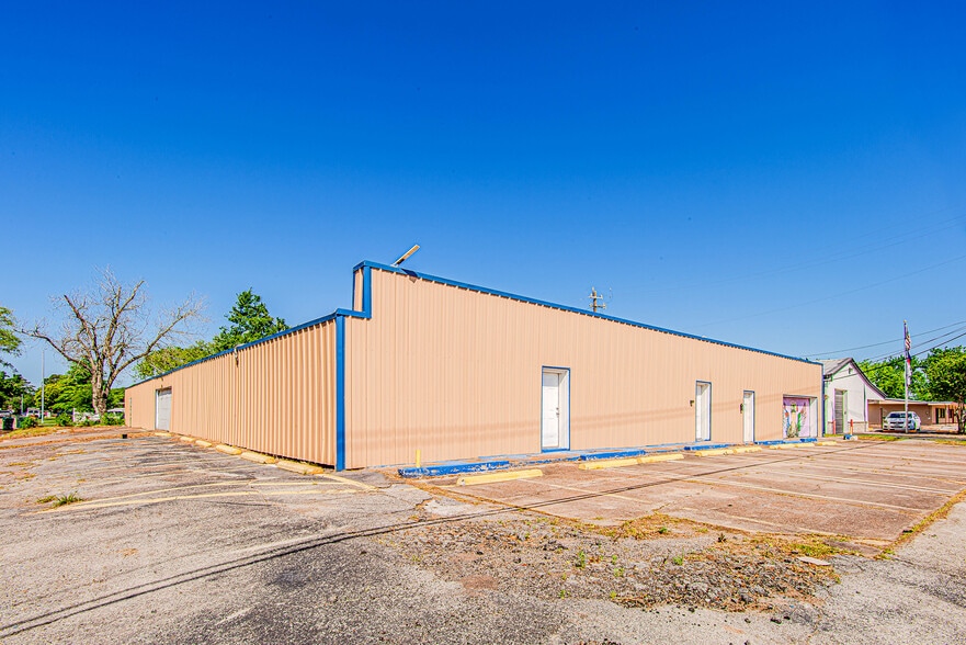 More Photos Of 1018 Shaver St, Pasadena Warehouse For Sale